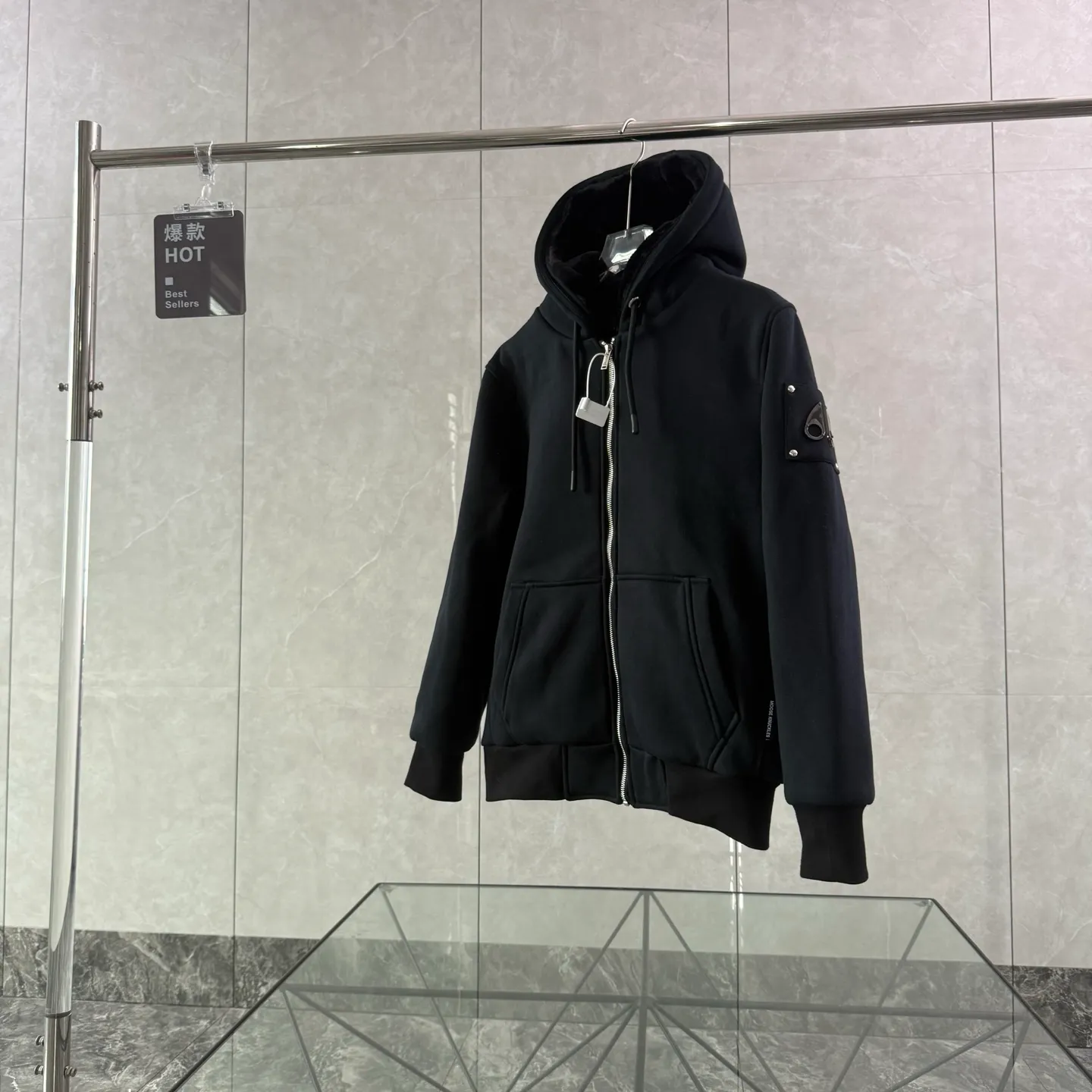 （ ） Moose Knuckles SS 23 、 ， ， ， 🍃 ， ， ， ☁️ ！ ♾️ ： ， Premium ， Authentic ！ Size：S-XXL 👉 👉